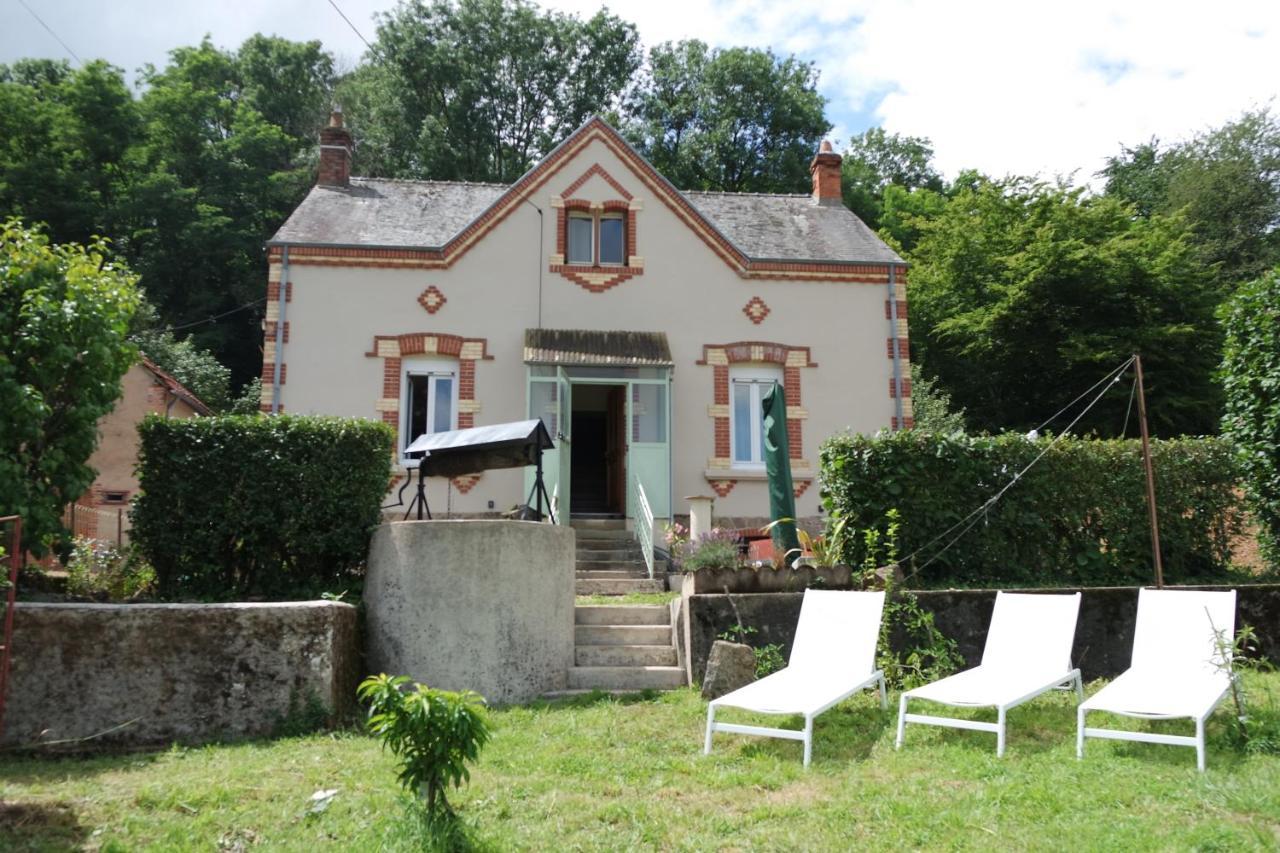 Domaine Du Pavillon Gite 15 Personnes Issy-l'Eveque Екстериор снимка