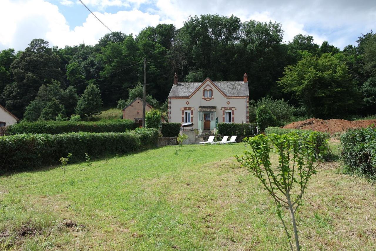 Domaine Du Pavillon Gite 15 Personnes Issy-l'Eveque Екстериор снимка