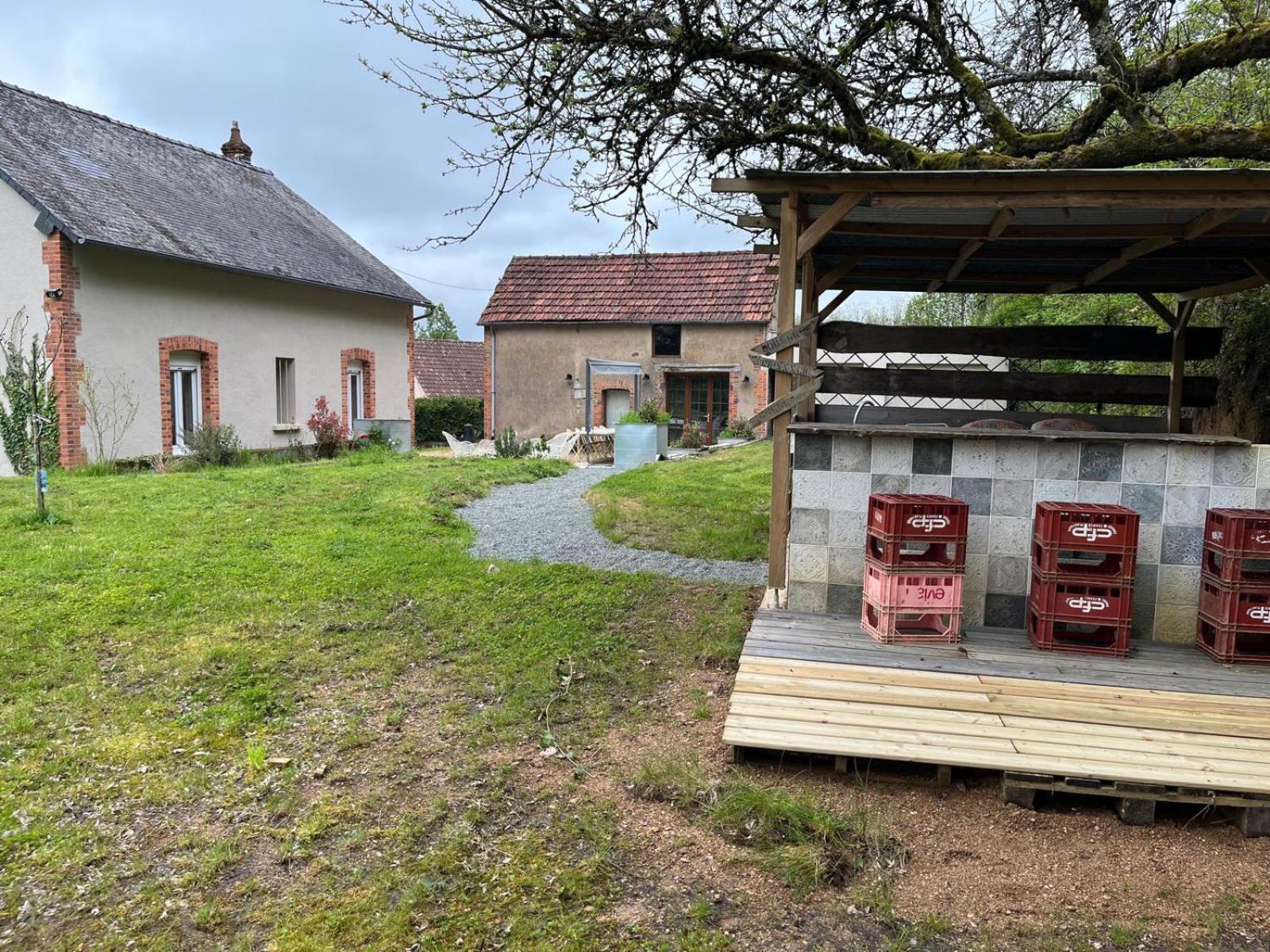 Domaine Du Pavillon Gite 15 Personnes Issy-l'Eveque Екстериор снимка