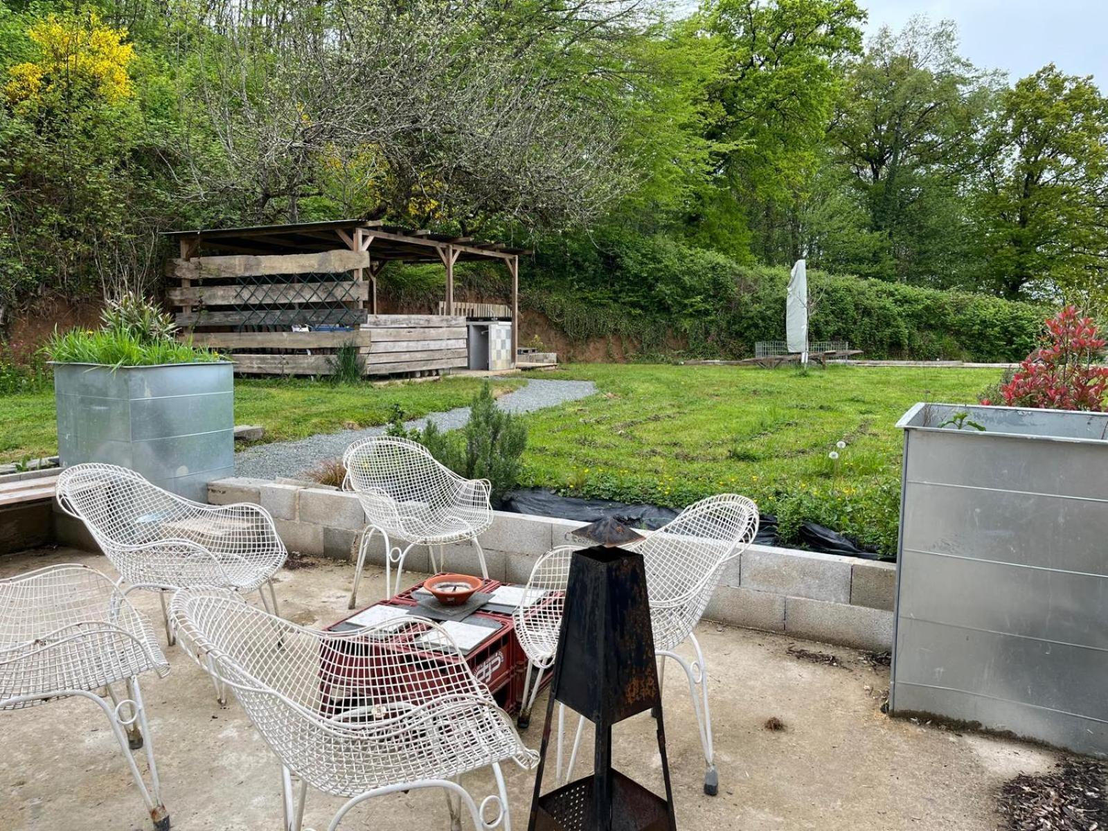 Domaine Du Pavillon Gite 15 Personnes Issy-l'Eveque Екстериор снимка