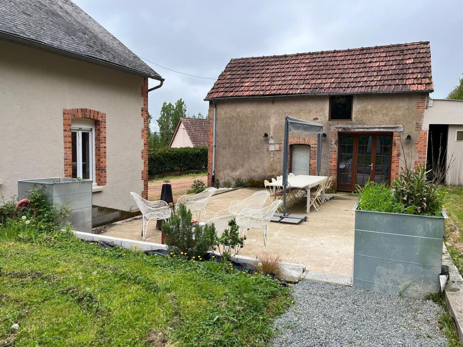 Domaine Du Pavillon Gite 15 Personnes Issy-l'Eveque Екстериор снимка